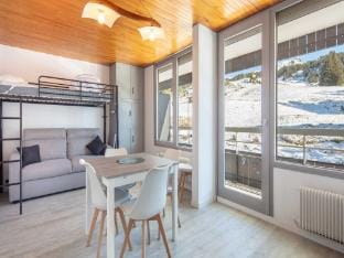 Alpine Hideaway with Balcony Apartment in Provence