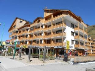 Ski-In Apartment with Balcony Apartment in Les Deux Alpes