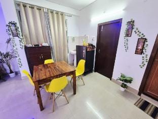 2BHK homestay near Hayat Hospital Guwahati. Near by kamakhya, railway station 7002113354 - Apartment in India
