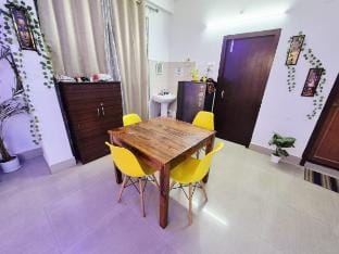 2BHK homestay near Hayat Hospital Guwahati. Near by kamakhya, railway station 7002113354 - Apartment in India
