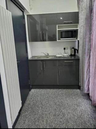 Kick back relax stylish space with balcony Apartment in Nottingham