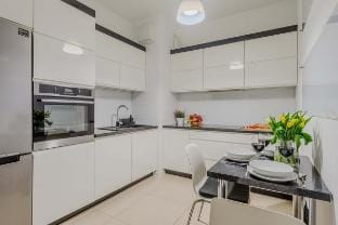 Lumina stylish apart with parking in City Center Apartment in Poland