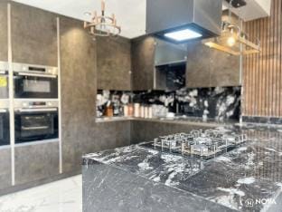Elegant family home, 2x jacuzzi corner bath Vacation rental in Luton
