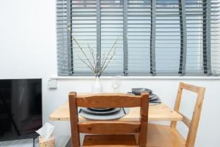 The Rabbit Hutch | Parking | Central | Smart TV  Vacation rental in Portsmouth