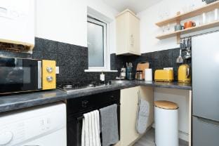 The Rabbit Hutch | Parking | Central | Smart TV  Vacation rental in Portsmouth