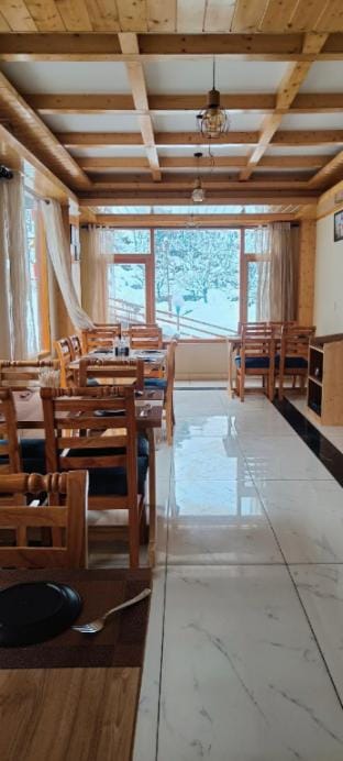Deluxe Rooms Nayra Hotel Manali Vacation rental in Himachal Pradesh