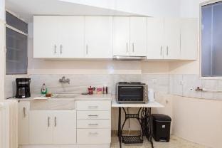 Irodotou aristocratic central apartment. Vacation rental in Athens