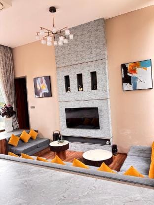 Rose Gold Stay Luxury Villa with Pool & ScenicView Vacation rental in Lonavla