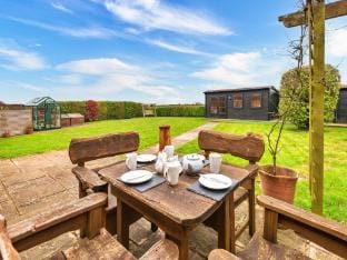 Holiday Home in Kent near Scenic Parks Vacation rental in Borough of Swale