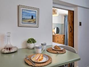 Cottage in Whitby near Stunning Beaches Vacation rental in Whitby