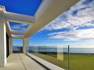 Clifftop Retreat in Criccieth with Stunning Views Vacation rental in Criccieth