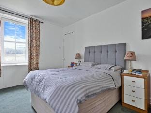 Cottage by Loch with Stunning Views Vacation rental in Scotland