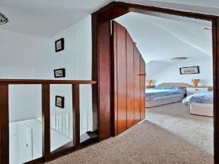 Cottage by Loch with Stunning Views Vacation rental in Scotland