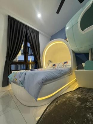 Totoo Homestay SPACESHIp/Kids Friendly/2 bedroom/ Vacation rental in Brinchang