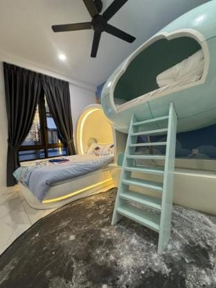 Totoo Homestay SPACESHIp/Kids Friendly/2 bedroom/ Vacation rental in Brinchang