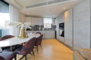 Luxurious 3 Bedroom Apartment Vacation rental in City of Westminster