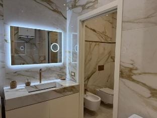 Duomo Luca Stay Versace Luxury Suite Vacation rental in Milan