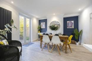 Spacious 3-Bed Period Home Near Bath Road Vacation rental in Cheltenham
