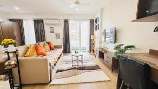 Airport Oasis Near Pune Airport Symbiosis College Vacation rental in Pune