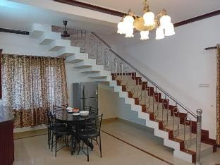Spacious Family room near Amrita & Lulu - Room 2 Vacation rental in Kochi