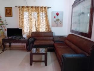 Spacious Family room near Amrita & Lulu -Room 1 Vacation rental in Kochi