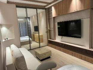 The Rixx Studio @ Everich D5/pool/cafe/Netflix/spa Vacation rental in Ho Chi Minh City