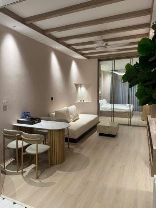 The Rixx Studio @ Everich D5/pool/cafe/Netflix/spa Vacation rental in Ho Chi Minh City