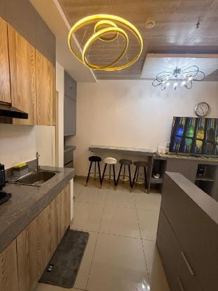 Studio w/ Balcony Steps to GMA MRT & Near SM North Vacation rental in Quezon City