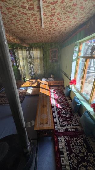 mountain view & peaceful night konchoktanzin tabo Vacation rental in Himachal Pradesh