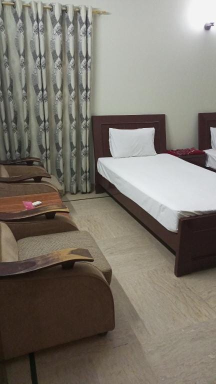 Greeny Guest House Hotel in Karachi