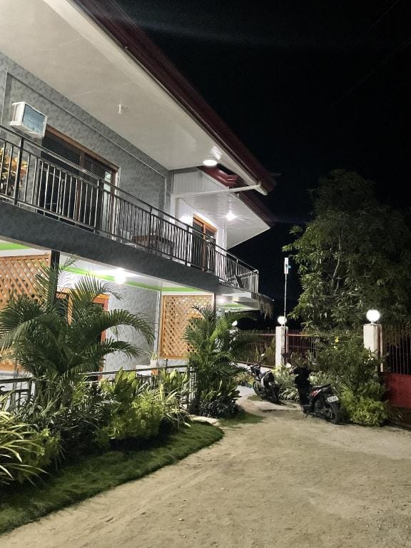 Felicitas Guest House- Siargao Island Bed and Breakfast in General Luna