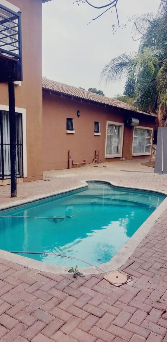 Eight Martjie Guesthouse Bed and Breakfast in Gauteng
