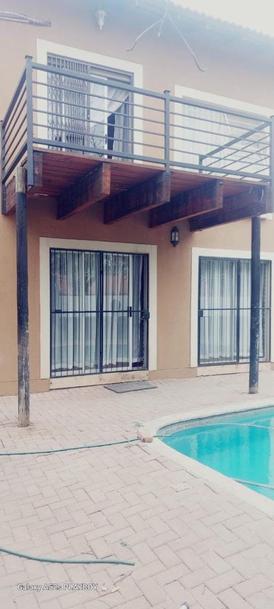 Eight Martjie Guesthouse Bed and Breakfast in Gauteng