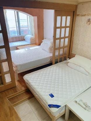 white house Shanghai guest house-single room Vacation rental in Shanghai