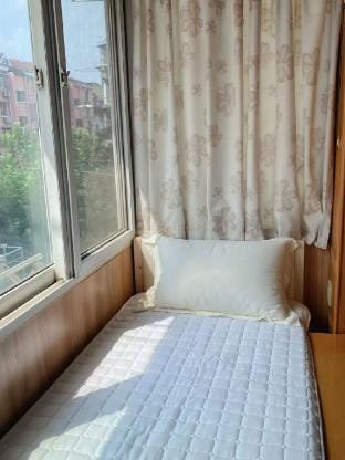 white house Shanghai guest house-single room Vacation rental in Shanghai
