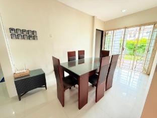 Myroom@Queensbay Mall, near USM, Sg.Nibong Besar Vacation rental in Bayan Lepas