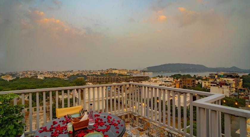 MAYA'S MANOR - A Luxury Lake View Boutique Hotel Hotel in Udaipur