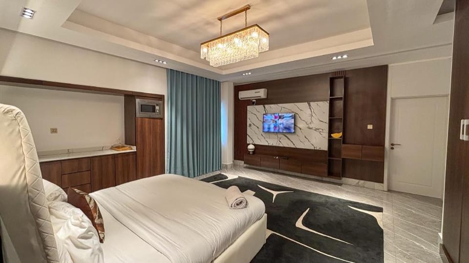 Sujimoto Residences — Macdonald 2 Bedrooms Hotel in Lagos