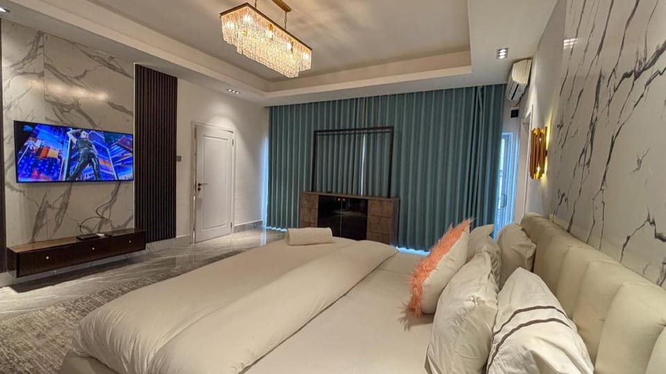Sujimoto Residences — Macdonald 2 Bedrooms Hotel in Lagos