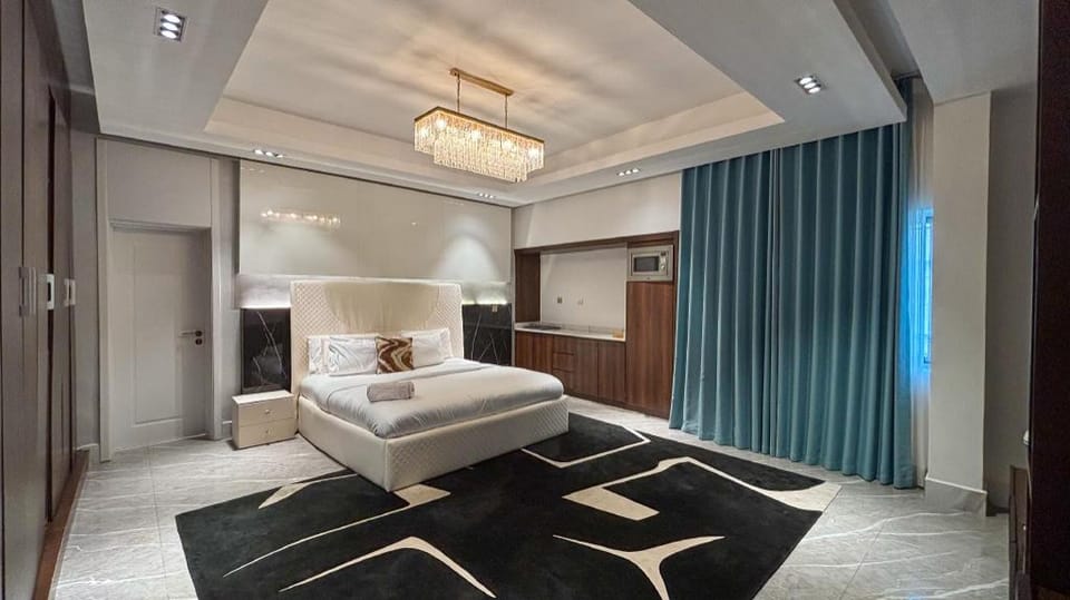 Sujimoto Residences — Macdonald 2 Bedrooms Hotel in Lagos