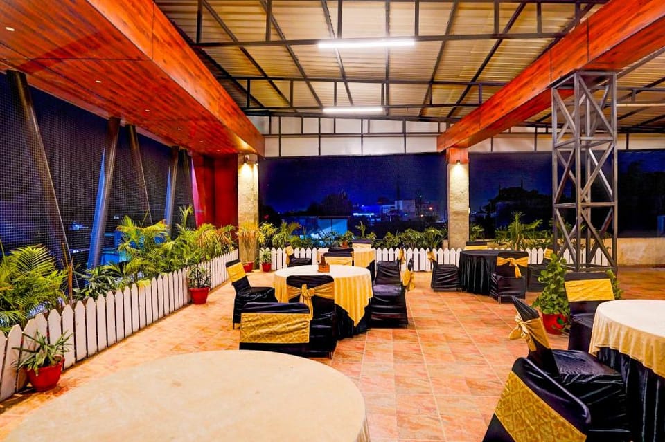 Townhouse Dehradun Paltan Bazaar Hotel in Maharashtra