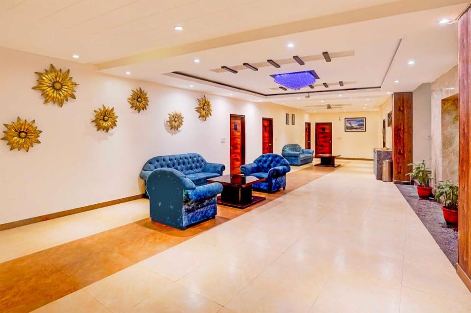 Townhouse Dehradun Paltan Bazaar Hotel in Maharashtra