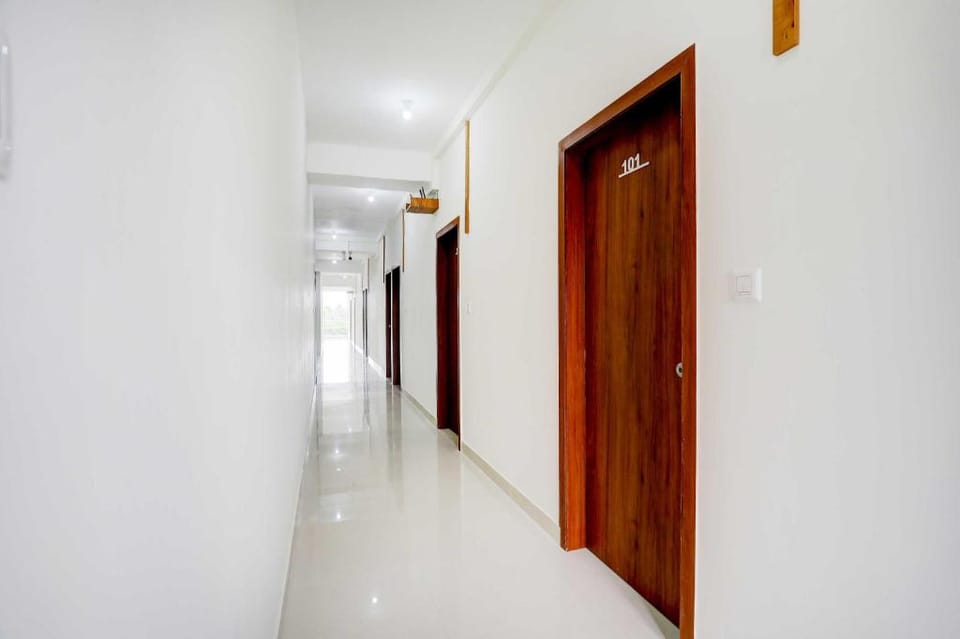 Townhouse Bangalore Hosahalli Bus Station Hotel in India