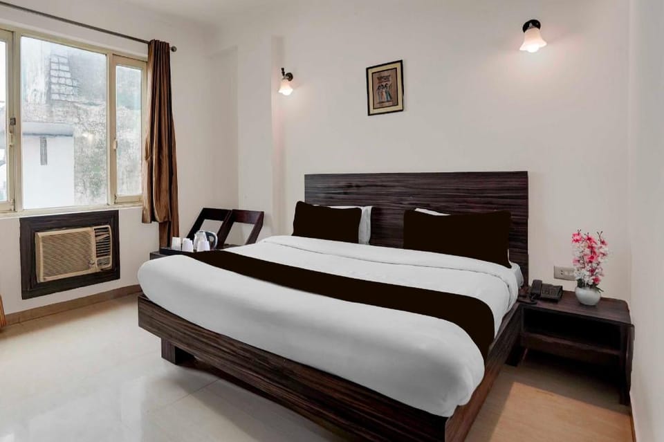 Collection O Shri Mata Vaishno Devi Katra Railway Station Hotel in Varanasi