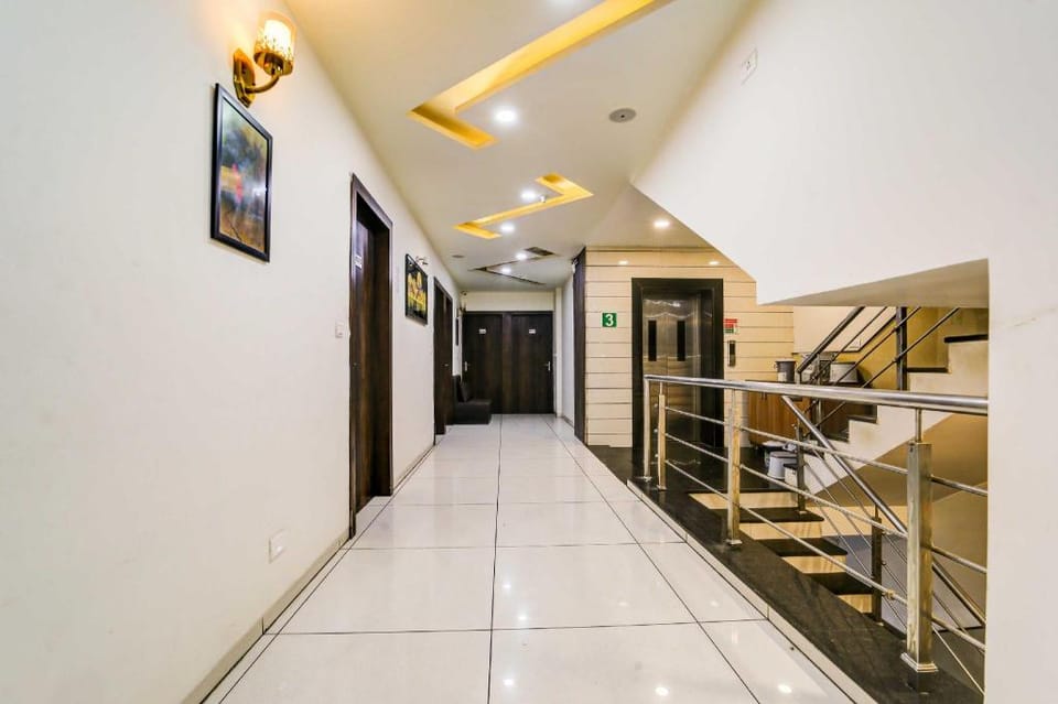 Collection O Bhopal Aura Mall Hotel in Uttar Pradesh