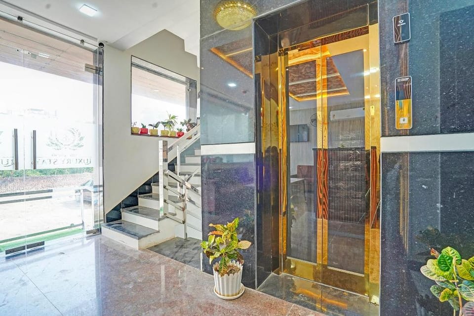 FabHotel The Grand Luxury Stay Hotel in Agra