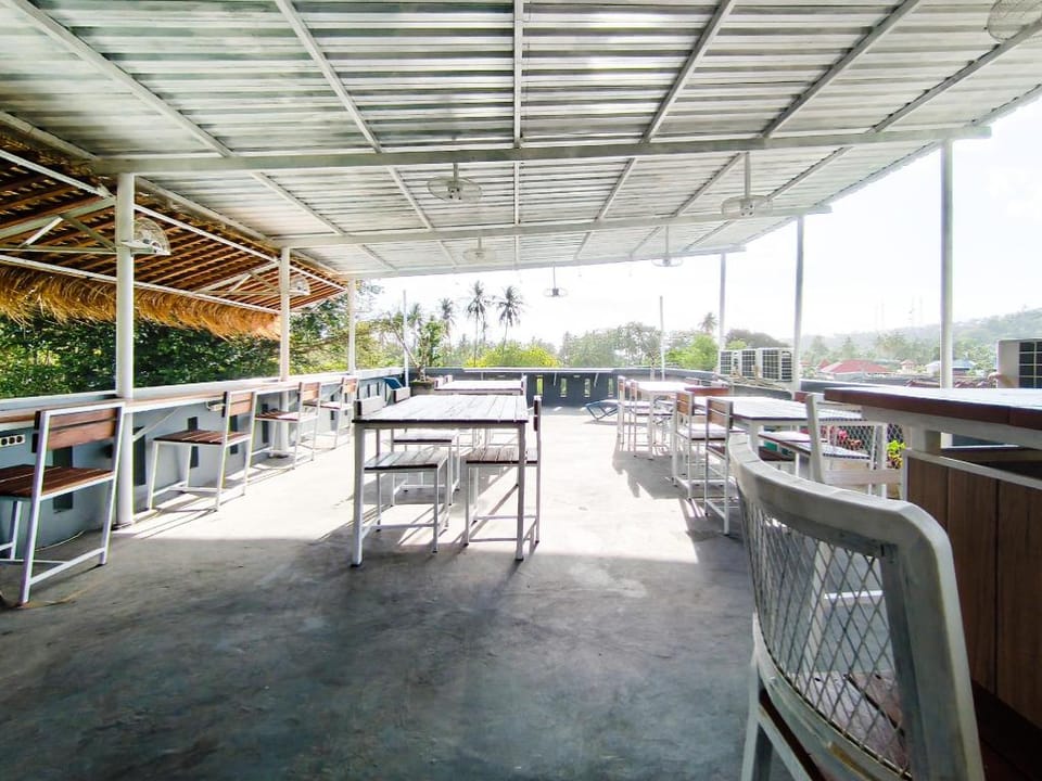 BC Inn near Senggigi Harbour RedPartner Hotel in Batu Layar