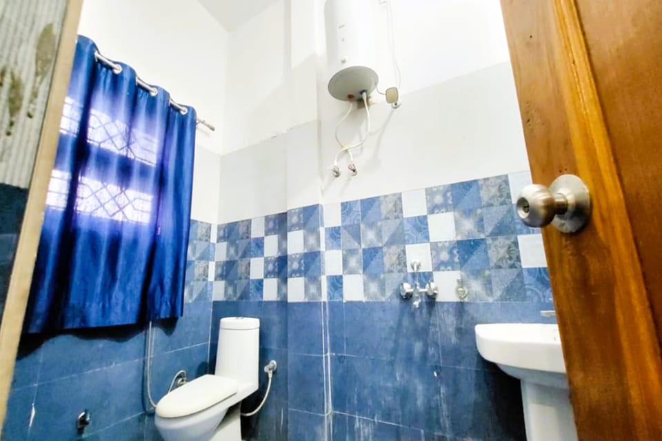 Nandi House Inn Jhusi Hotel in Uttar Pradesh