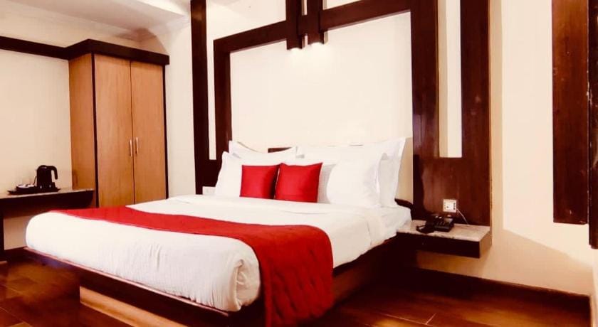 PEACEFUL LAKE VIEW HOTEL Hotel in Kodaikanal
