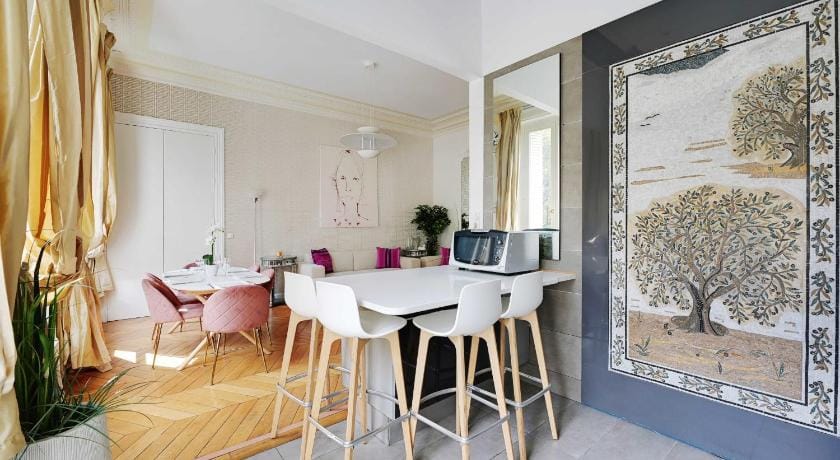 Charming 2BR/4P - Georges V / Champs-Élysées Hotel in Paris